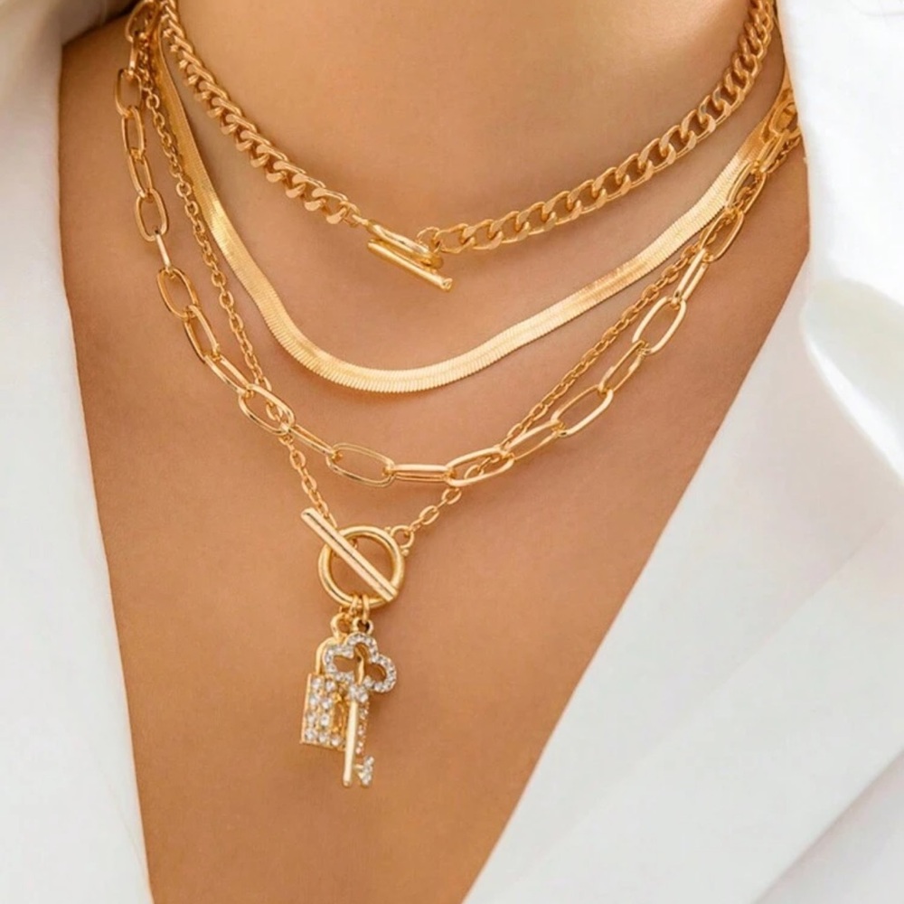 New 4 piece necklace set